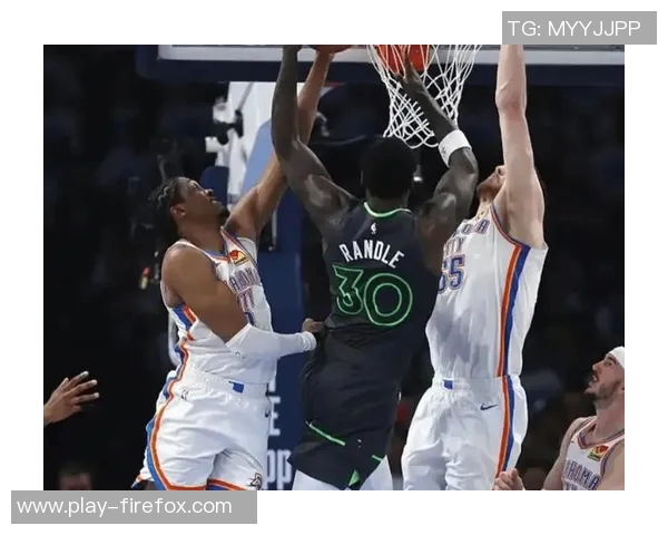 兰德尔表现平平首节手感冰凉全场贡献21分5篮板3助攻3抢断